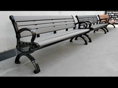 Banco de jardim de madeira com extremos de alumínio fundido a óleo